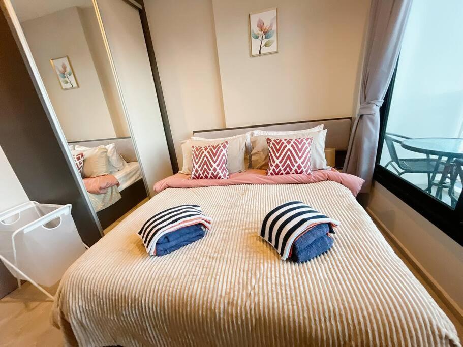 Base Central Pattaya Long Balcony King-Bed With Infinity Pool & Free Netflix! Exteriör bild