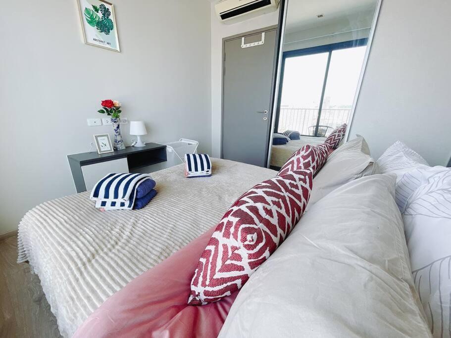 Base Central Pattaya Long Balcony King-Bed With Infinity Pool & Free Netflix! Exteriör bild