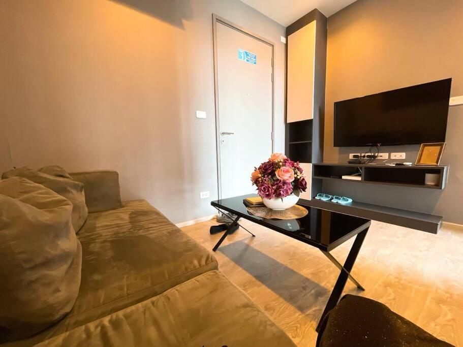 Base Central Pattaya Long Balcony King-Bed With Infinity Pool & Free Netflix! Exteriör bild