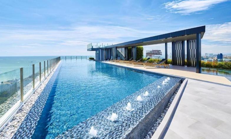 Base Central Pattaya Long Balcony King-Bed With Infinity Pool & Free Netflix! Exteriör bild