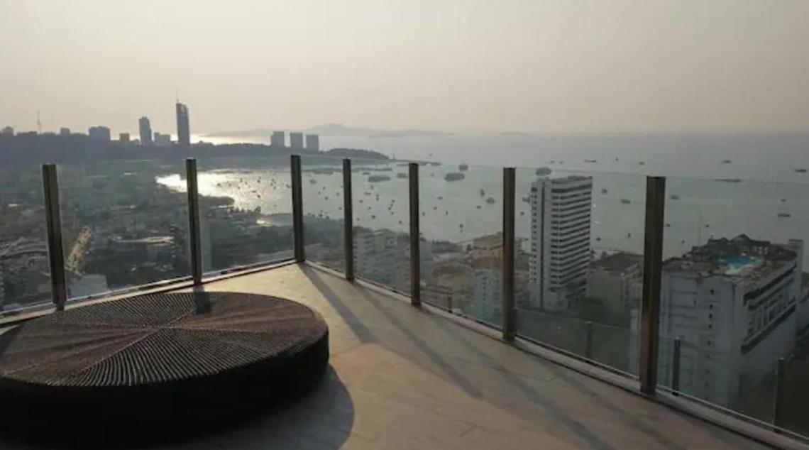 Base Central Pattaya Long Balcony King-Bed With Infinity Pool & Free Netflix! Exteriör bild