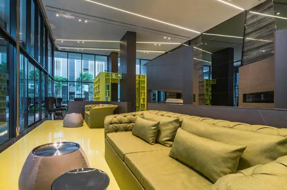 Base Central Pattaya Long Balcony King-Bed With Infinity Pool & Free Netflix! Exteriör bild