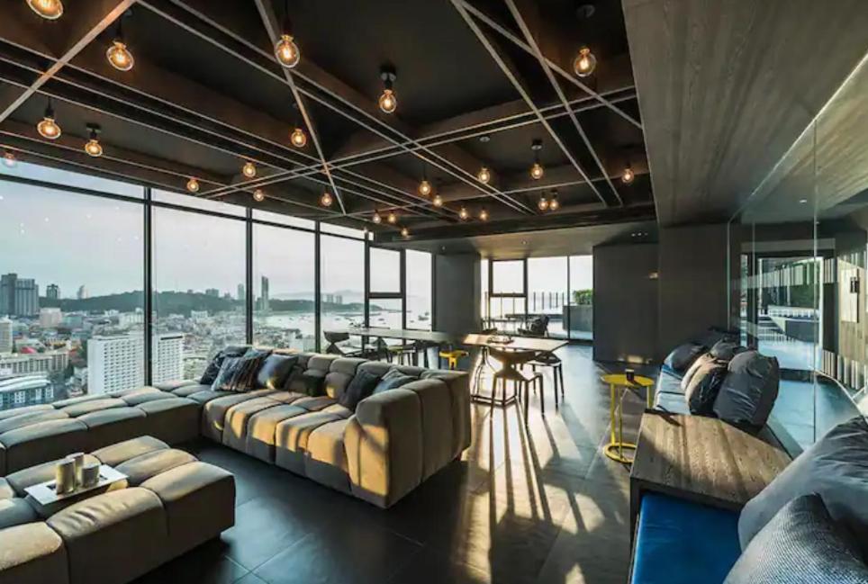 Base Central Pattaya Long Balcony King-Bed With Infinity Pool & Free Netflix! Exteriör bild