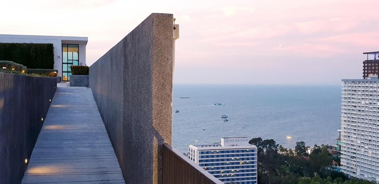 Base Central Pattaya Long Balcony King-Bed With Infinity Pool & Free Netflix! Exteriör bild