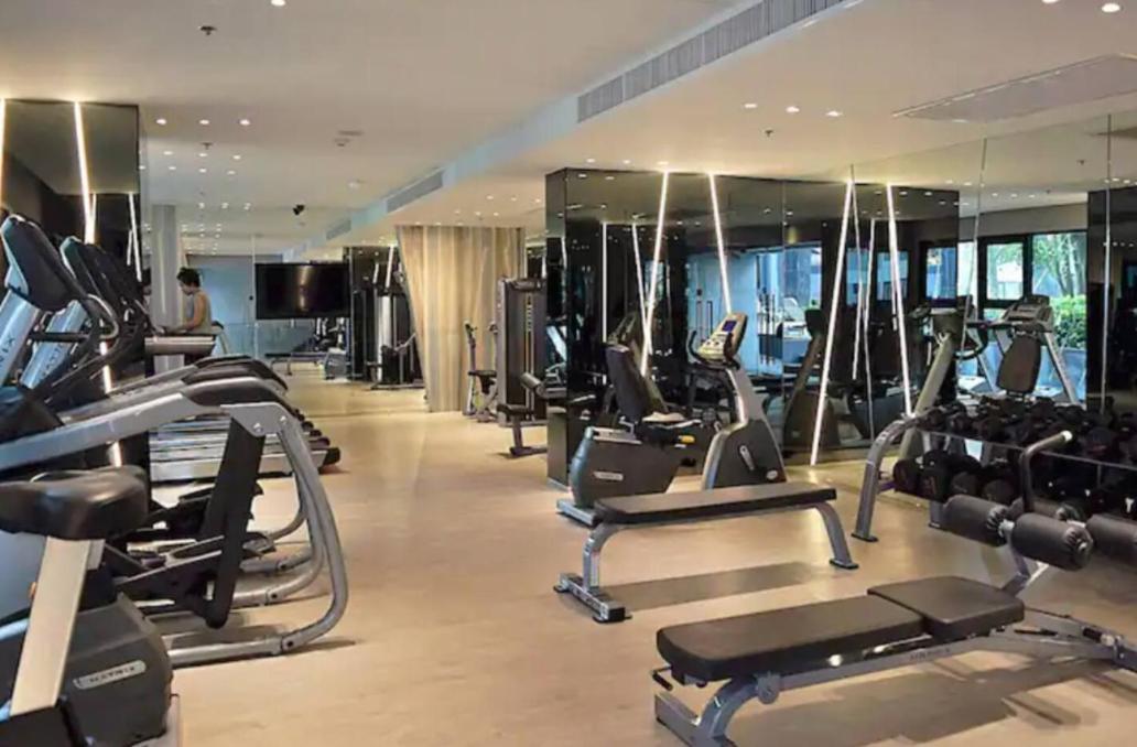 Base Central Pattaya Long Balcony King-Bed With Infinity Pool & Free Netflix! Exteriör bild