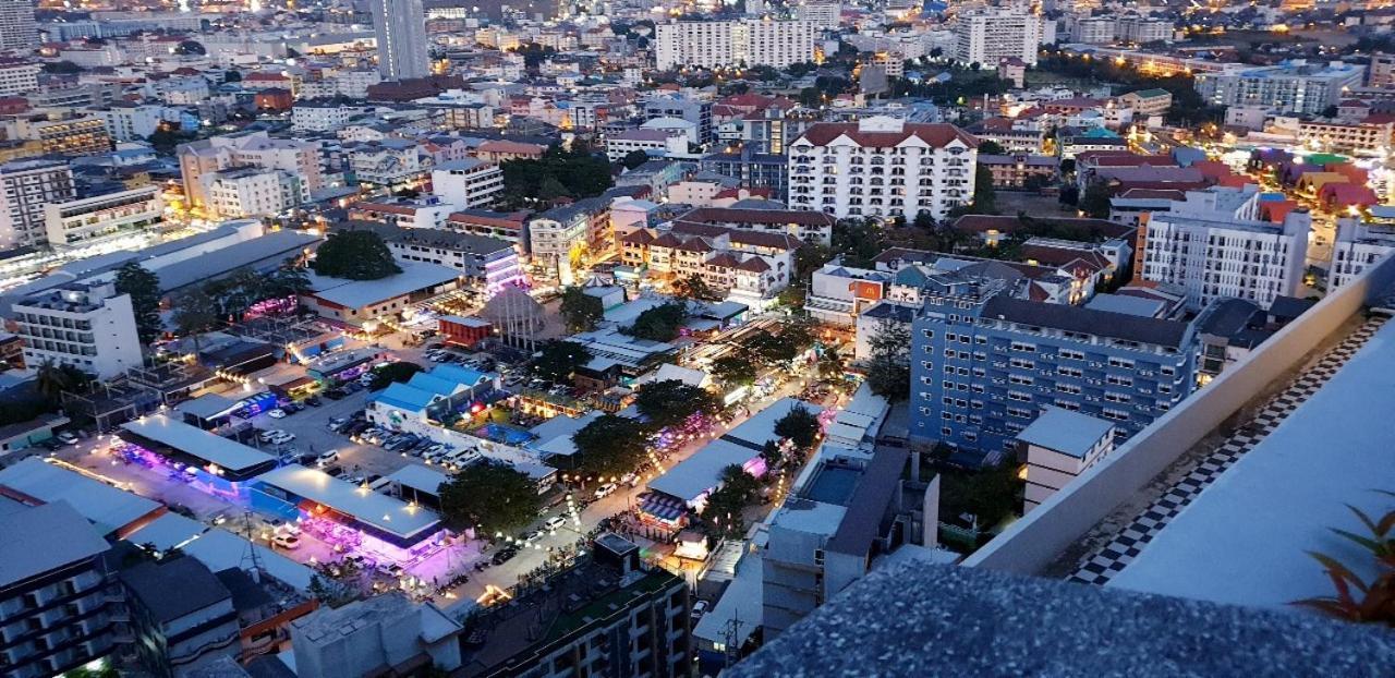 Base Central Pattaya Long Balcony King-Bed With Infinity Pool & Free Netflix! Exteriör bild