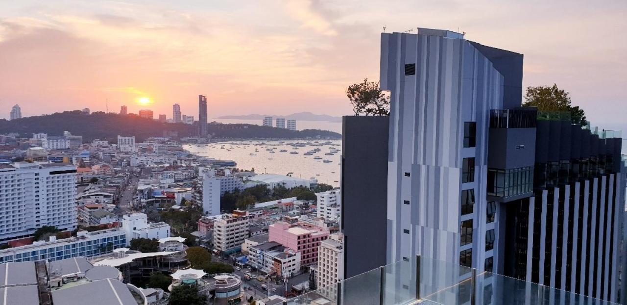Base Central Pattaya Long Balcony King-Bed With Infinity Pool & Free Netflix! Exteriör bild