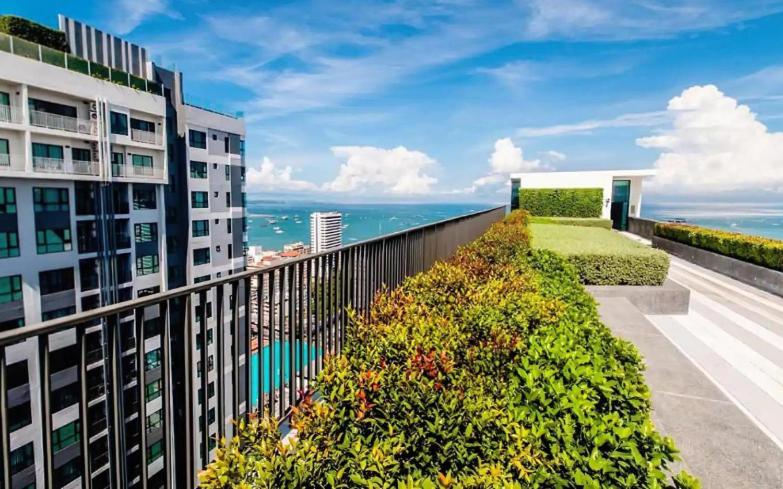 Base Central Pattaya Long Balcony King-Bed With Infinity Pool & Free Netflix! Exteriör bild