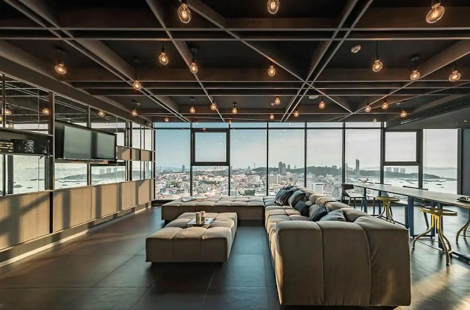 Base Central Pattaya Long Balcony King-Bed With Infinity Pool & Free Netflix! Exteriör bild
