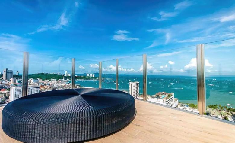 Base Central Pattaya Long Balcony King-Bed With Infinity Pool & Free Netflix! Exteriör bild